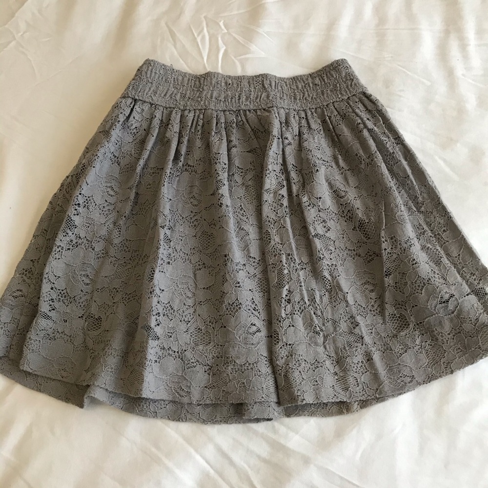 ABERCROMBIE & FITCH GREY LACE SKIRT